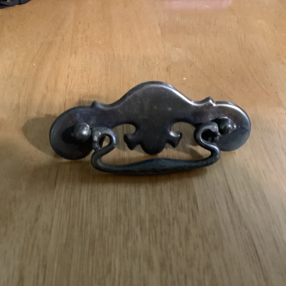 1 Decorative Vintage-Style Black Metal Drawer Pull